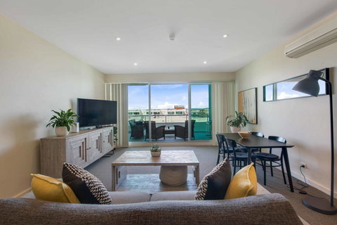Port Adelaide Executive Waterfront Apartment - Lennox Head Accommodation 21