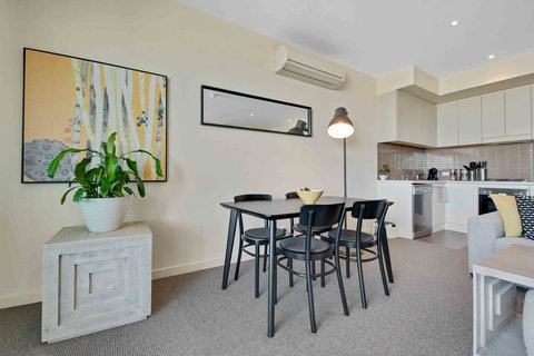 Port Adelaide Executive Waterfront Apartment - Lennox Head Accommodation 13
