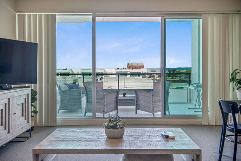 Port Adelaide Executive Waterfront Apartment - Lennox Head Accommodation 22