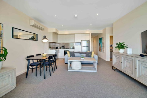 Port Adelaide Executive Waterfront Apartment - Lennox Head Accommodation 16