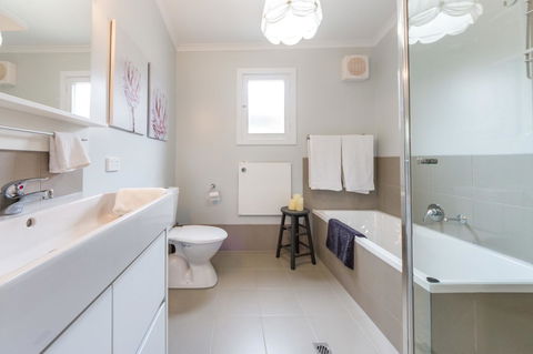 McLaren Vale Getaway - Lennox Head Accommodation 7