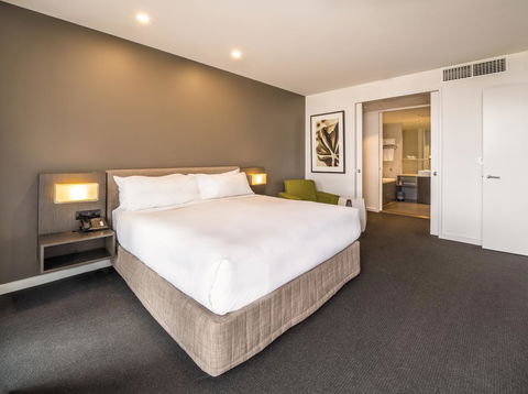 Pullman Adelaide - Lennox Head Accommodation 7