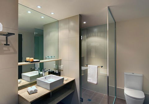 Pullman Adelaide - Lennox Head Accommodation 35