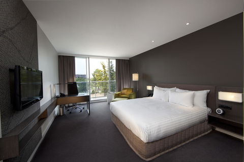 Pullman Adelaide - Lennox Head Accommodation 23