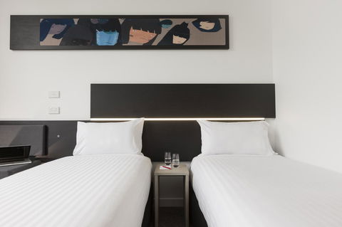Ibis Adelaide - Lennox Head Accommodation 5