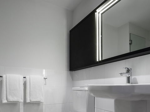 Ibis Adelaide - Lennox Head Accommodation 10