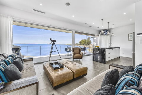 Aloha Waterfront Properties - Lennox Head Accommodation 3