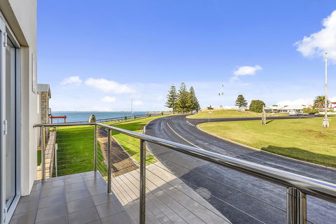 Aloha Waterfront Properties - Lennox Head Accommodation 14
