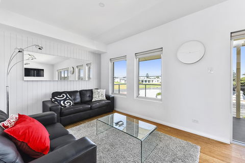 Aloha Waterfront Properties - Lennox Head Accommodation 17