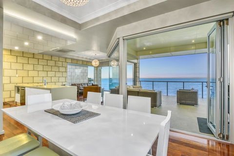 Aloha Waterfront Properties - Lennox Head Accommodation 9