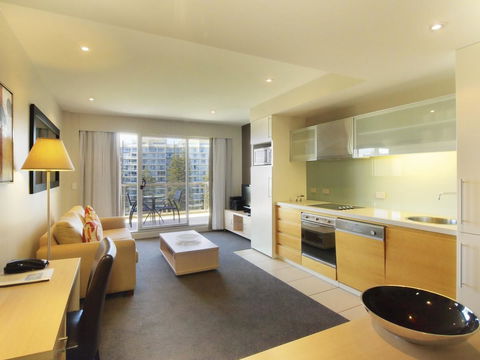 Oaks Glenelg Plaza Pier Suites - Lennox Head Accommodation 6