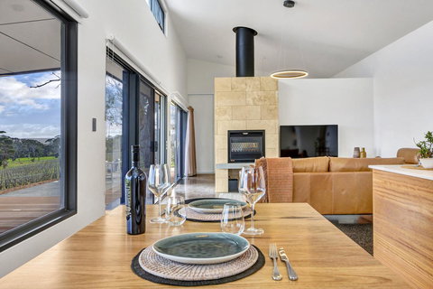 Shadow Creek McLaren Vale - Lennox Head Accommodation 0