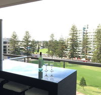 Beachside Luxury getaway in Glenelg - Lennox Head Accommodation