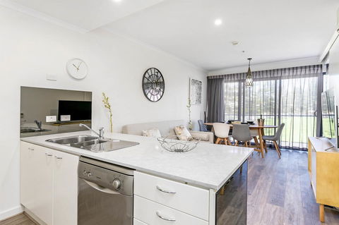 Heart Of Glenelg BnB - Lennox Head Accommodation 5