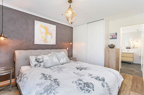 Heart Of Glenelg BnB - Lennox Head Accommodation 1