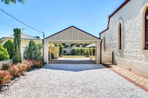 \'THE CHURCH\' Guest Home, Gawler Barossa Region - Lennox Head Accommodation 11