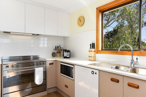 Port Of Call - Port Willunga - C21 SouthCoast Holidays - Lennox Head Accommodation 7