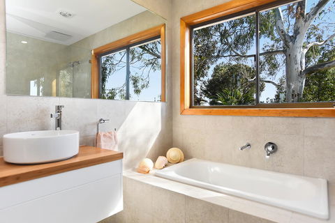 Port Of Call - Port Willunga - C21 SouthCoast Holidays - Lennox Head Accommodation 8