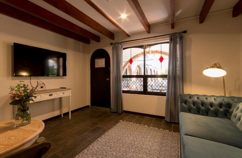 The Manor Basket Range - Lennox Head Accommodation 7