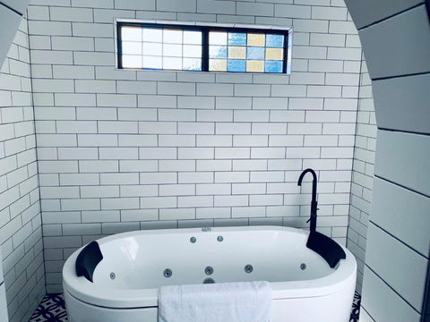 The Manor Basket Range - Lennox Head Accommodation 11
