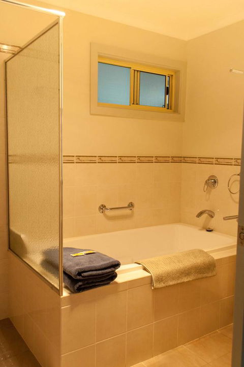 Admirals Inn - Lennox Head Accommodation 10