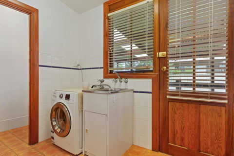The Log Cabin - 47 Jetty Road - Lennox Head Accommodation 7