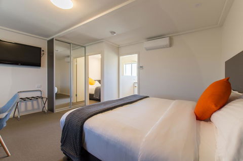 Mick O\'Sheas - Lennox Head Accommodation 14