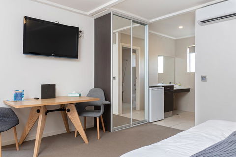 Mick O\'Sheas - Lennox Head Accommodation 1