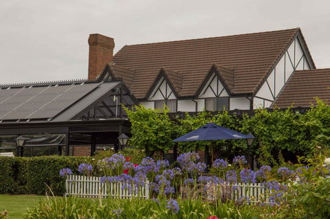 Mick O\'Sheas - Lennox Head Accommodation 37