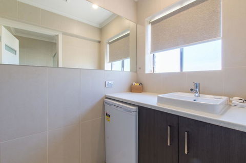Mick O\'Sheas - Lennox Head Accommodation 26