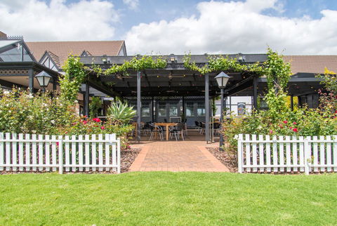 Mick O\'Sheas - Lennox Head Accommodation 39