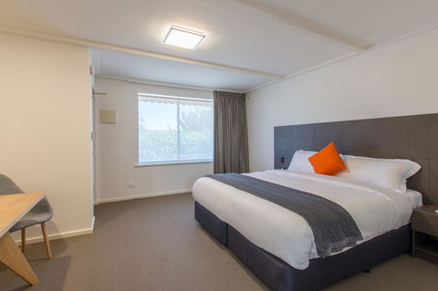 Mick O\'Sheas - Lennox Head Accommodation 9