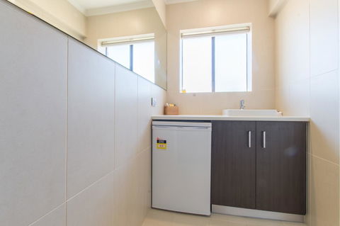 Mick O\'Sheas - Lennox Head Accommodation 27