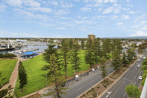 Beachside Luxury & Comfort, Ocean Views In Glenelg - Lennox Head Accommodation 24