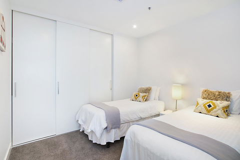 Beachside Luxury & Comfort, Ocean Views In Glenelg - Lennox Head Accommodation 17