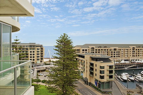 Beachside Luxury & Comfort, Ocean Views In Glenelg - Lennox Head Accommodation 25