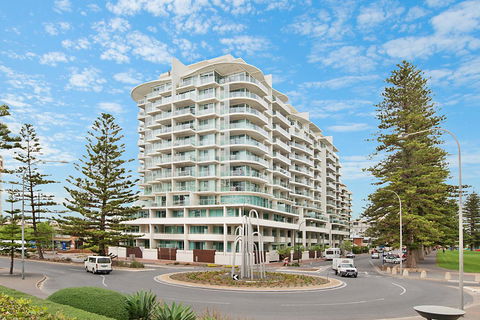 Beachside Luxury & Comfort, Ocean Views In Glenelg - Lennox Head Accommodation 22