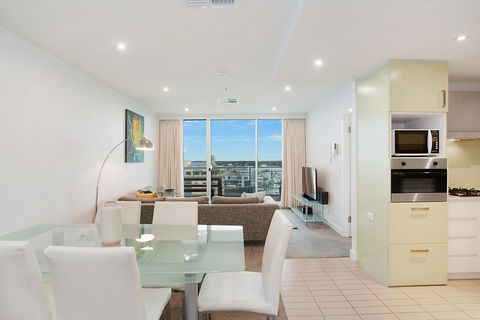 Beachside Luxury & Comfort, Ocean Views In Glenelg - Lennox Head Accommodation 7