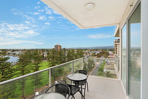Beachside Luxury & Comfort, Ocean Views In Glenelg - Lennox Head Accommodation 23