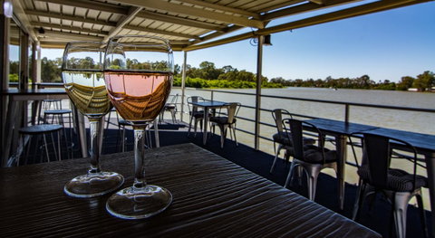 Murray River Queen - Lennox Head Accommodation 15