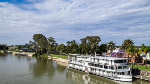Murray River Queen - Lennox Head Accommodation 0