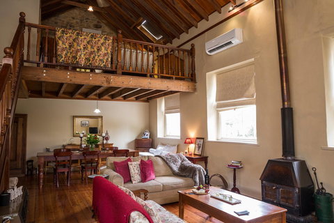 Clare Valley Heritage Retreat - Lennox Head Accommodation 2
