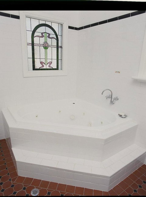 Clare Valley Heritage Retreat - Lennox Head Accommodation 8