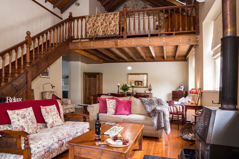 Clare Valley Heritage Retreat - Lennox Head Accommodation 12