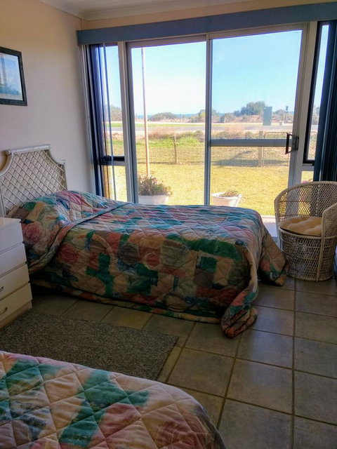 Seafront Shack - Lennox Head Accommodation 8