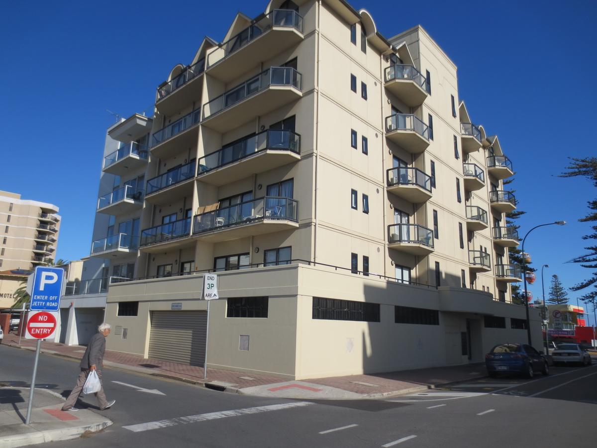 Glenelg SA Lennox Head Accommodation