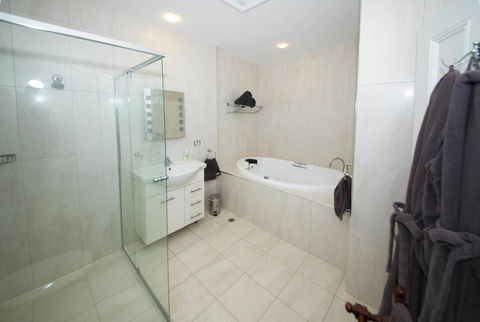 Yankalilla Bay Homestead - Lennox Head Accommodation 8