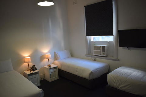 Ambassadors Hotel - Lennox Head Accommodation 17