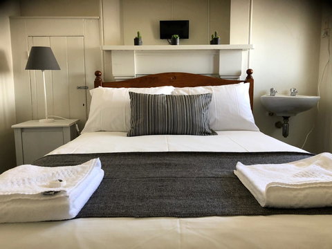 Cornwall Hotel - Lennox Head Accommodation 0