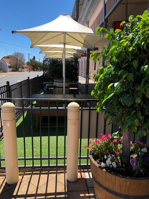 Cornwall Hotel - Lennox Head Accommodation 2